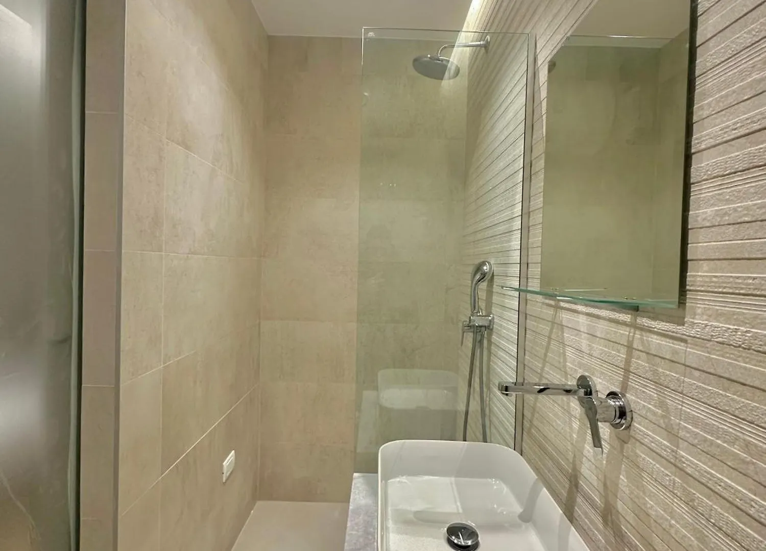 Blloku Area Studio Apartment Tirana