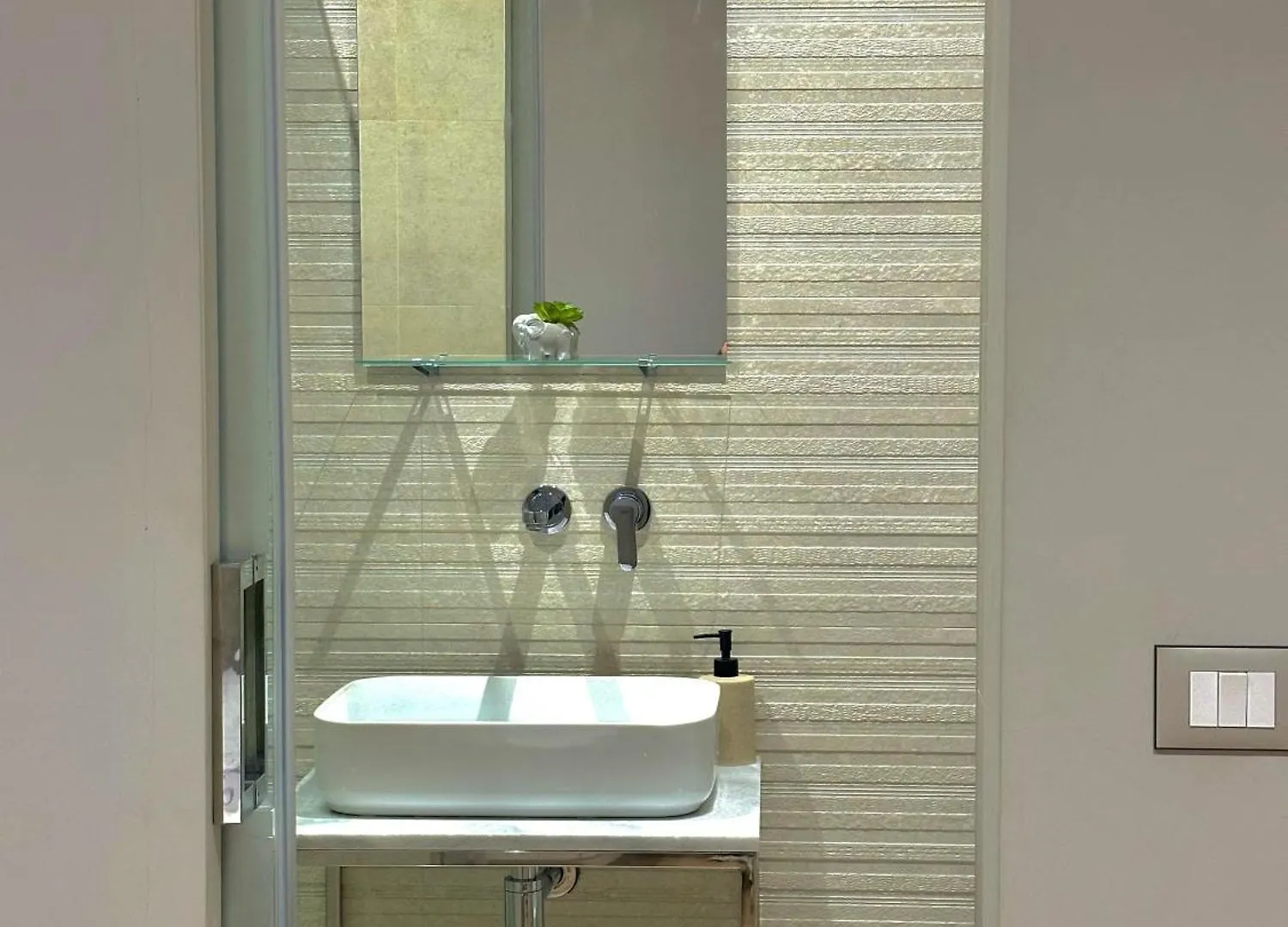 Blloku Area Studio Apartment Tirana